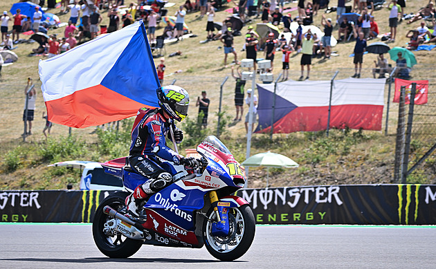 ONLINE: Skvělý Salač rozjásal Brno třetím místem, pojede se závod MotoGP