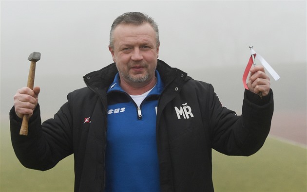 Hrajeme jako Afričané před lety, pálí bohém Řízek. Součka by už nezval