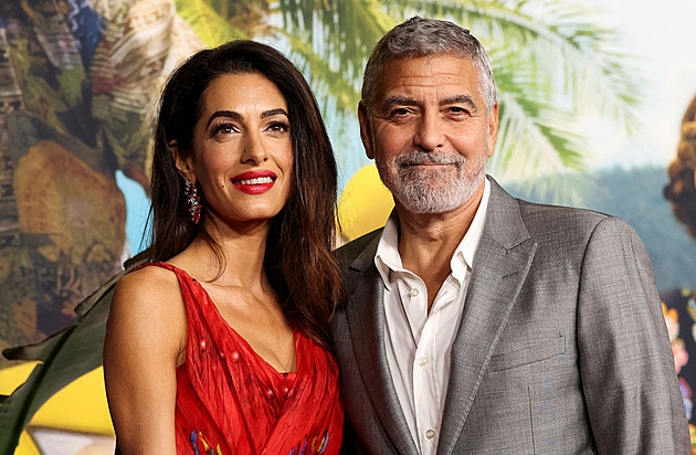 Ničivý požár ve Francii. Clooney s manželkou a dvojčaty museli opustit domov