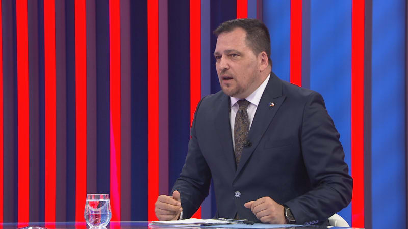 Zdechovský ostře o migrační krizi v Ceutě: Marocký král si se Sánchezem kdykoliv vytře zadek
