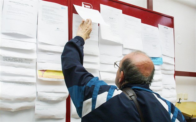 Za půl miliardy mají vzniknout tisíce míst pro nezaměstnané, plánuje ministerstvo