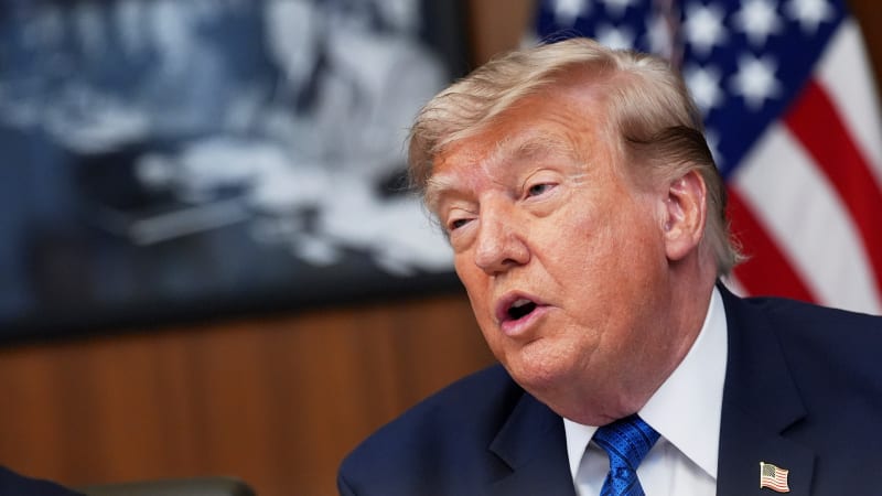 Trump už označil Hormuz za území USA. Žije v bludu, reagovali Íránci a přidali varování