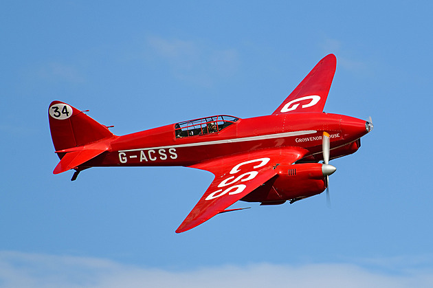 Slavil rekordy a měl zabít Hitlera. Havaroval legendární letoun DH.88 Comet